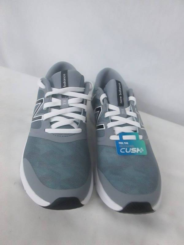 lot 13 image: New Balance Womens 711v2 Crosstrainer
