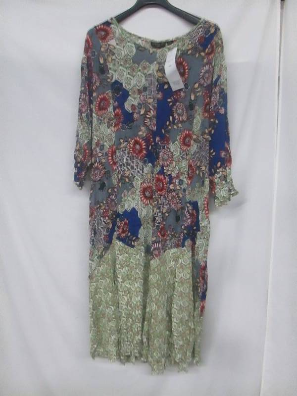 lot 57 image: Lola P Plus Twin Print Dress
