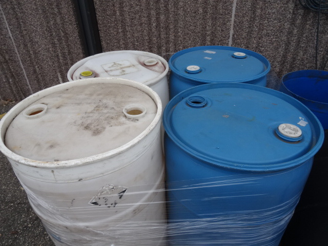 4 plastic 55 gal barrels