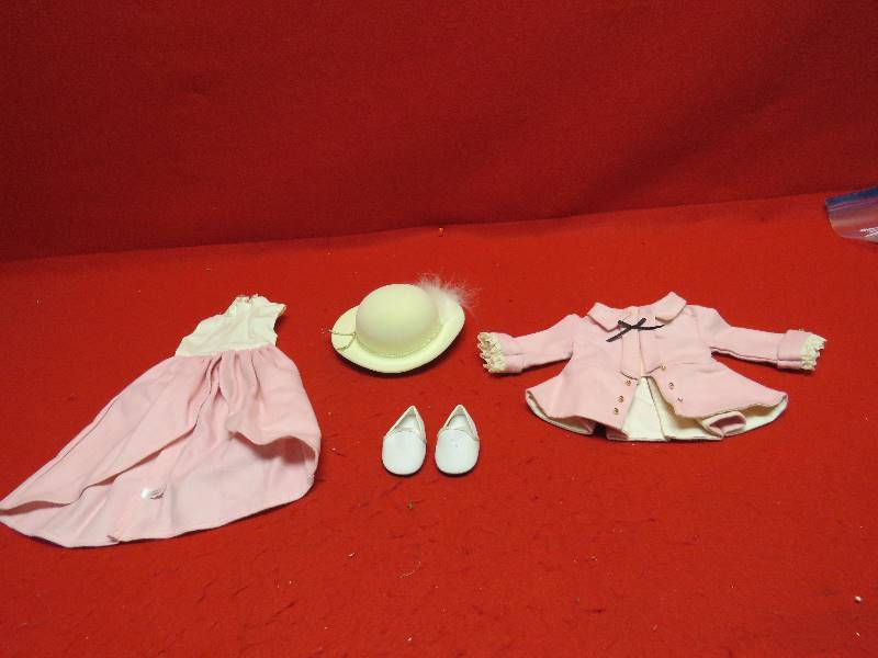 lot 13 image: American Girl Riding Outfit
