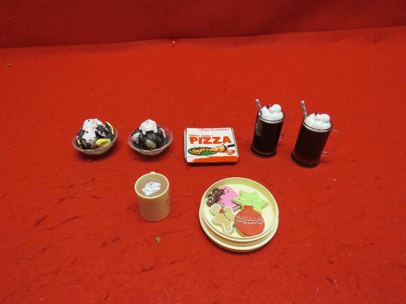 lot 17 image: American Girl Food Set