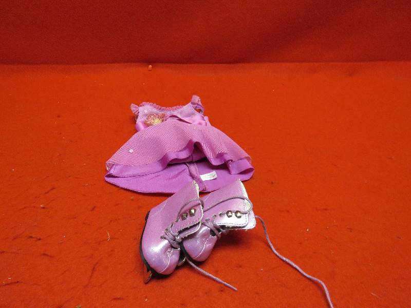lot 25 image: American Girl Figure Skating Outfit