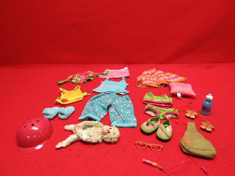 lot 35 image: American Girl Beach Collection
