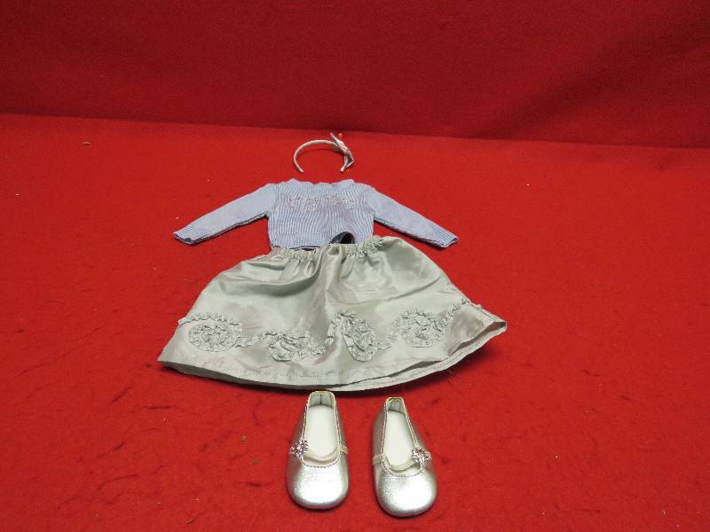 lot 36 image: American Girl Frosty Party Outfit