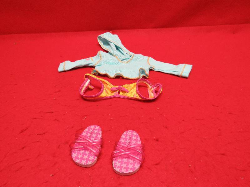 lot 37 image: American Girl Beach Extras