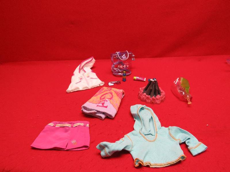 lot 38 image: American Girl Seaside Collection