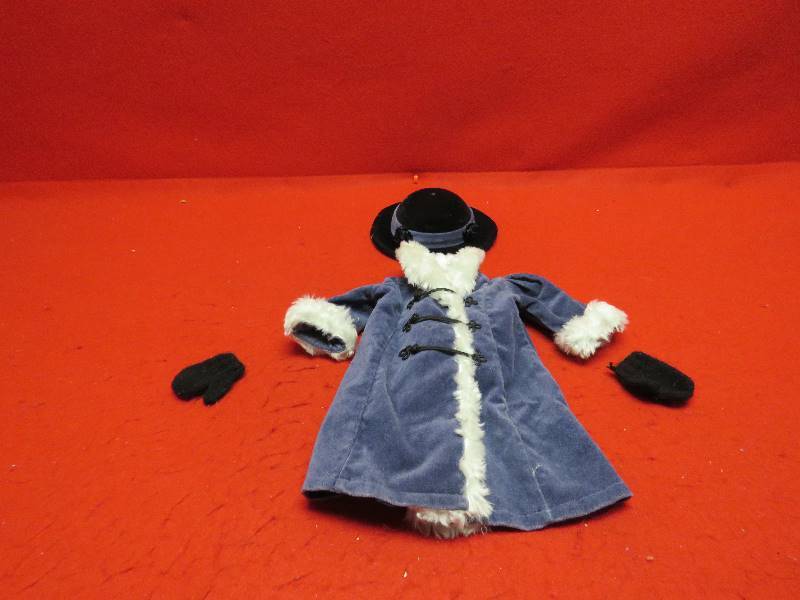 lot 46 image: American Girl Winter Sleigh Outfit