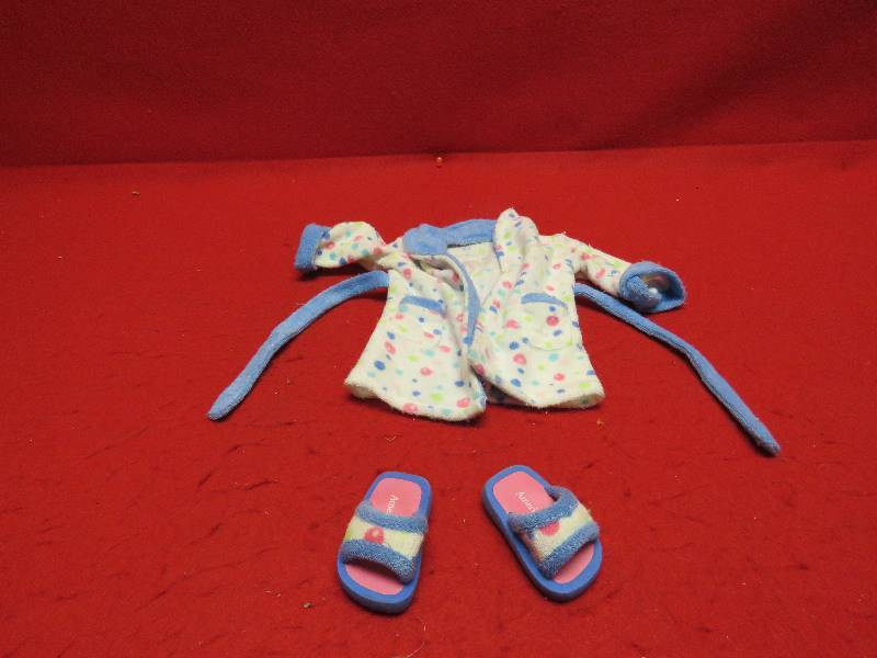 lot 48 image: American Girl Robe Set