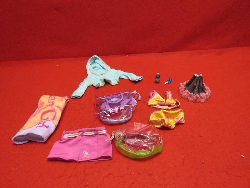 lot 49 image: American Girl Seaside Set