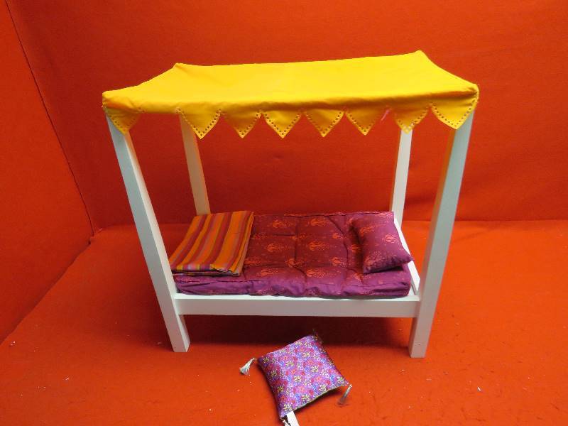 lot 66 image: American Girl Doll Bed