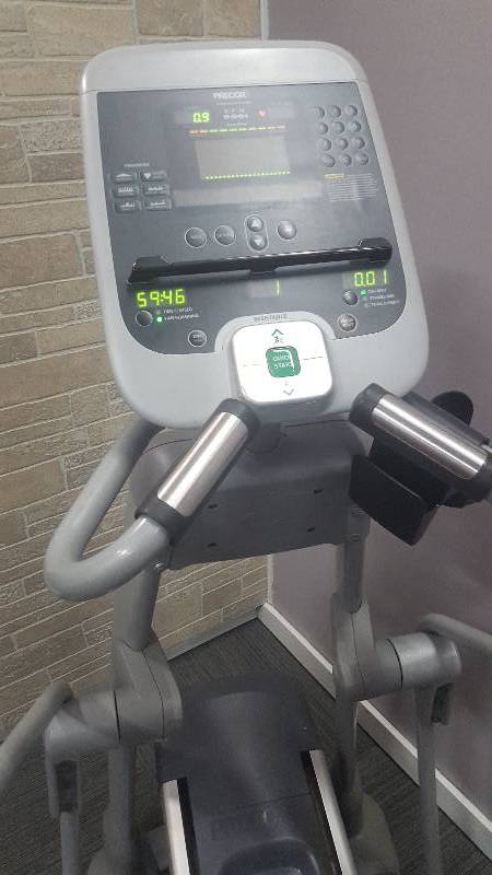 Precor 556 Commercial Total Body Elliptical
