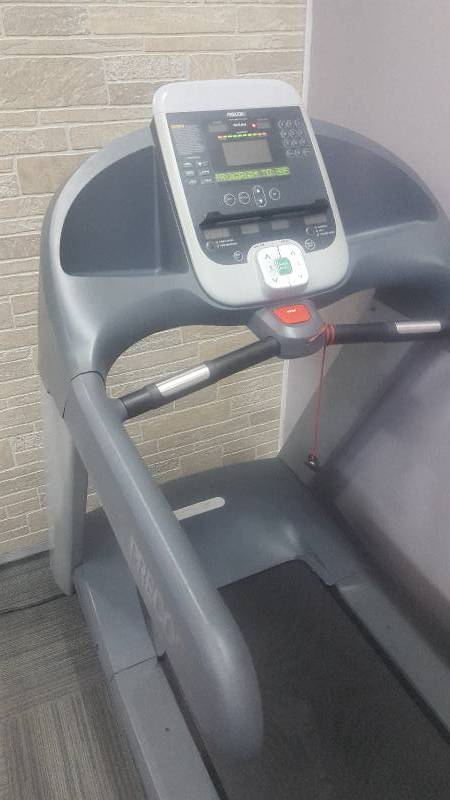Precor 956 Commercial Grade Treadmill. Experience Line.