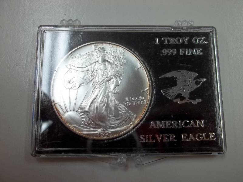 lot 6 image: Silver American Eagle 1 Oz. Fine Silver Year 1993 Coin