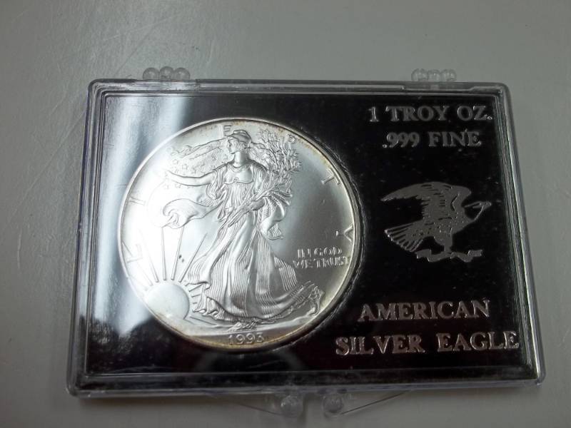 lot 9 image: Silver American Eagle 1 Oz. Fine Silver Year 1993 Coin