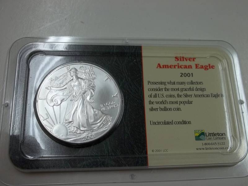 lot 15 image: Silver American Eagle 1 Oz. Fine Silver Year 2001 Coin