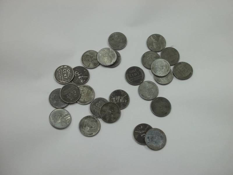 lot 23 image: 25 D Pennies 1943
