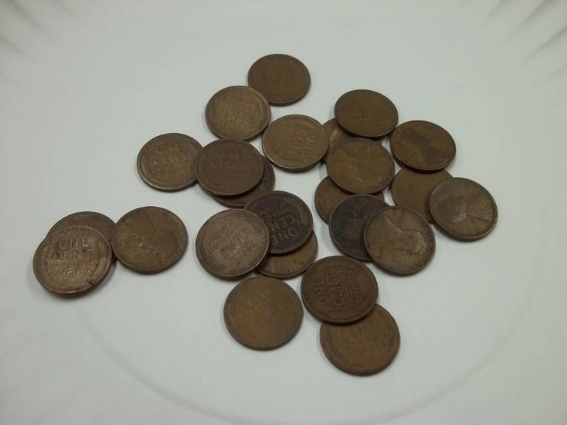 lot 26 image: 24 1917 Pennies