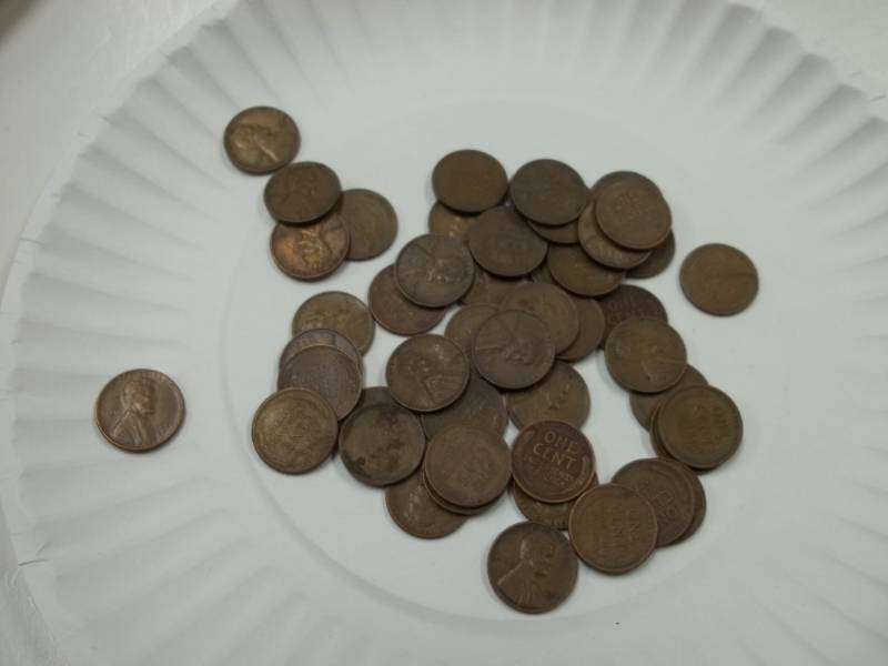 lot 33 image: 50 1944 S Pennies