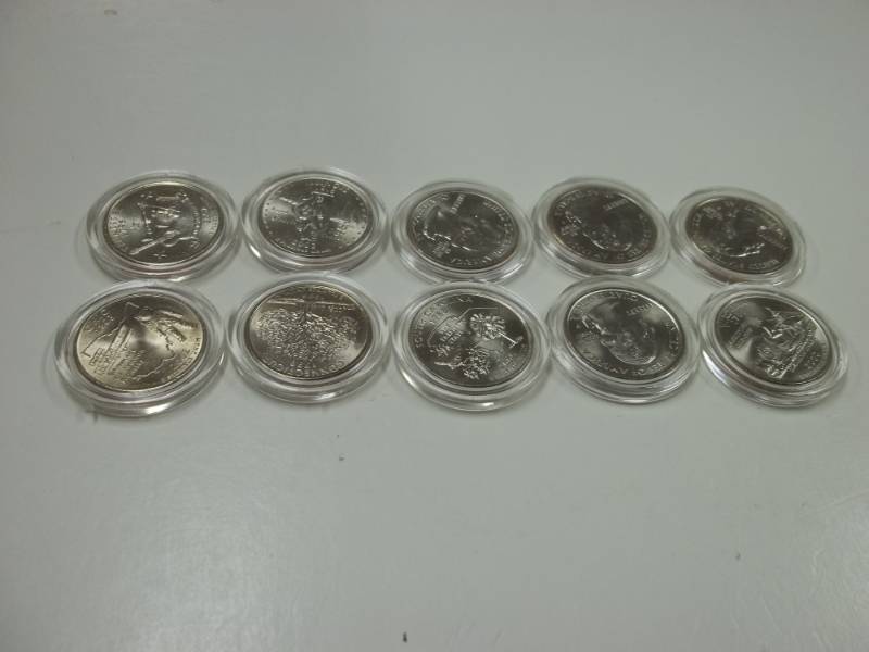 lot 55 image: 10 Assorted State Quarters in cases