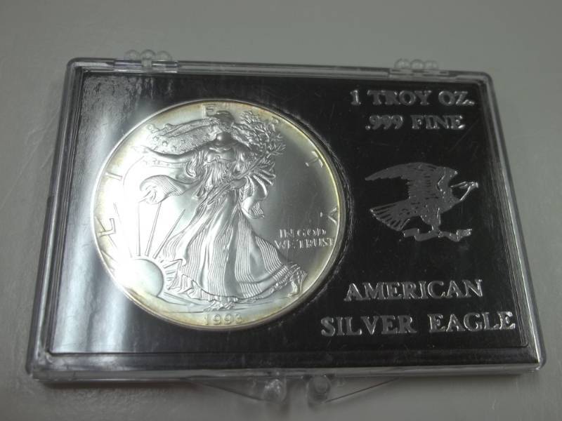 lot 64 image: Silver American Eagle 1 Oz. Fine Silver Year 1993 Coin