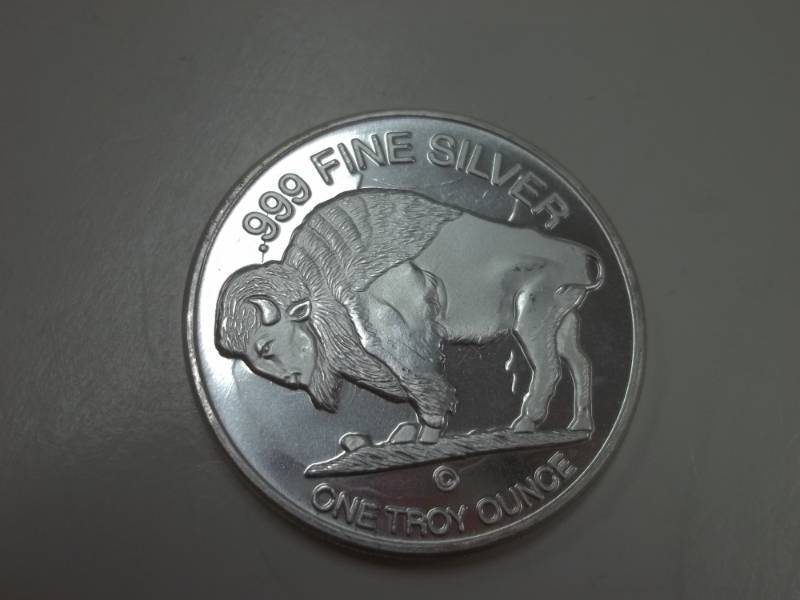 lot 107 image: Buffalo Silver One Troy Ounce .999%
