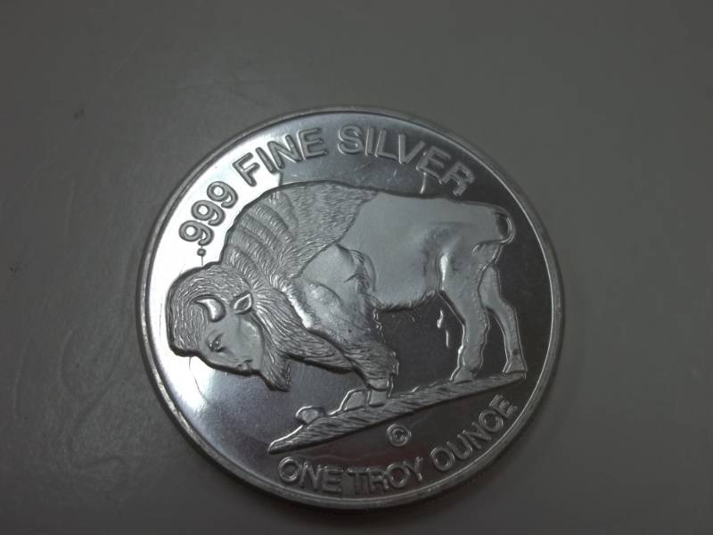 lot 108 image: Buffalo Silver One Troy Ounce .999%