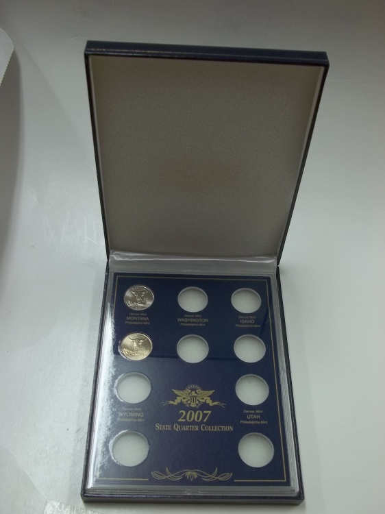 lot 164 image: 2007 State Quarter Collection Case With 2 Quarters