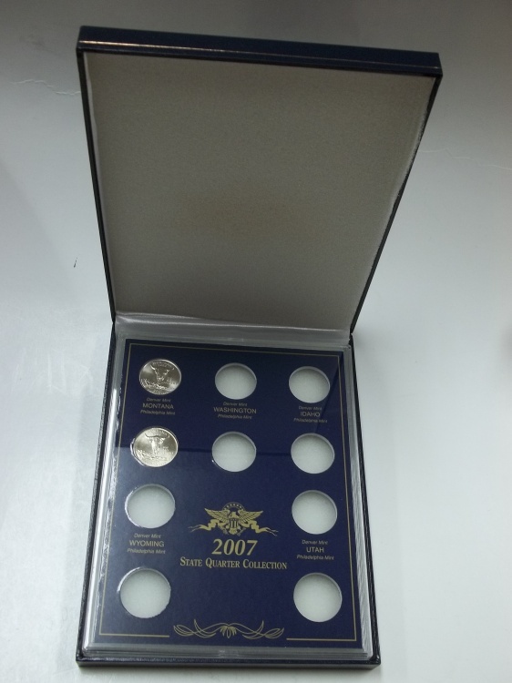 lot 165 image: 2007 State Quarter Collection Case With 2 Quarters