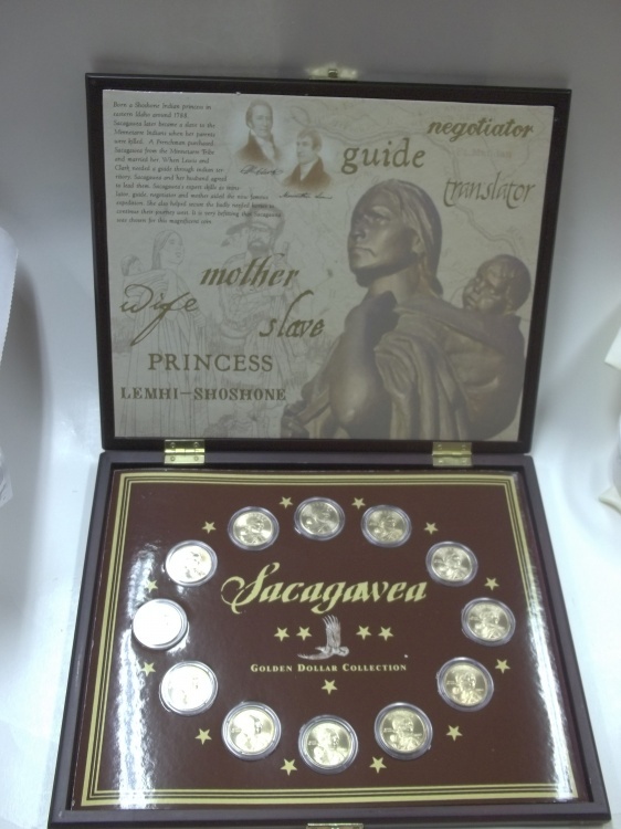 lot 169 image: Sacagawea Golden Dollar Set with case