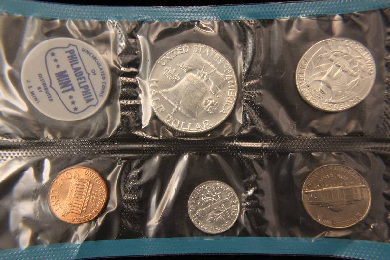 1962-P US MINT SET IN ORIGINAL GOVT SEALED CELLOPHANE