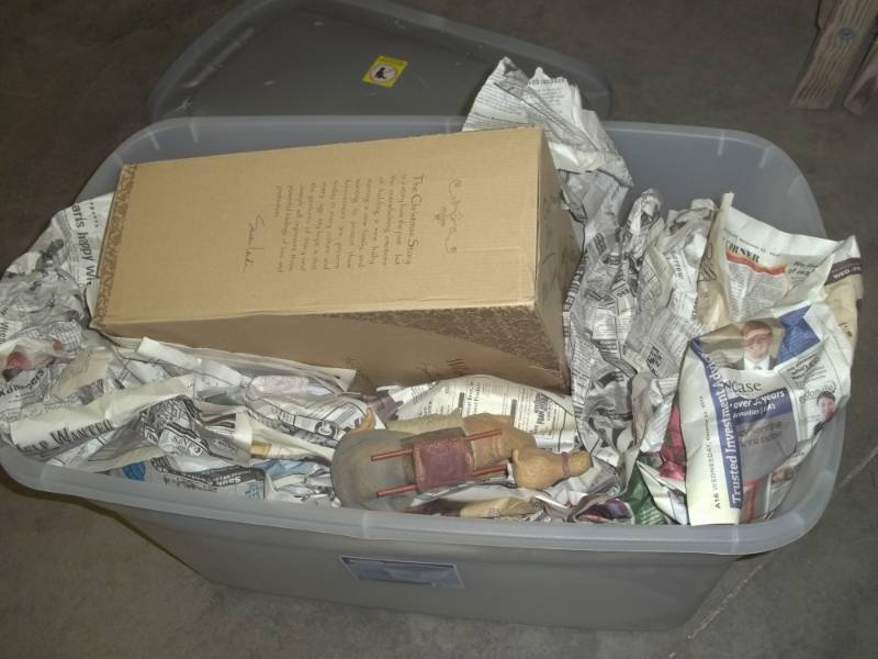 lot 22 image: Nativity Scene includes 30 gal tote with cover