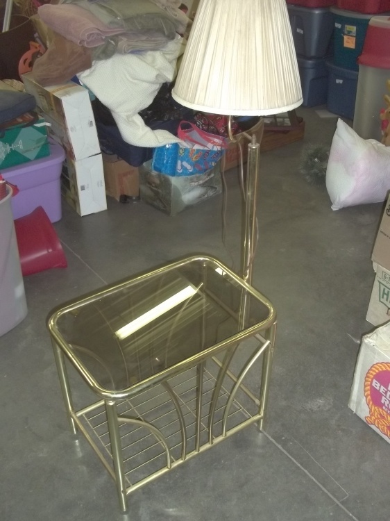 lot 64 image: End Table Lamp