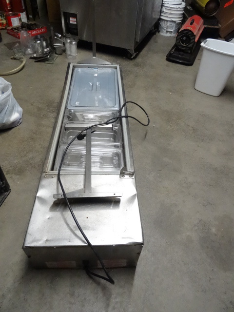 lot 2 image: Salad bar