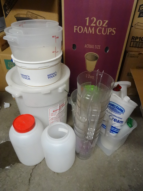 lot 25 image: Misc containers