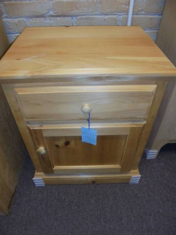 lot 7 image: WoodCraft Furniture Cabinet, New, unfinished, 26x21x17