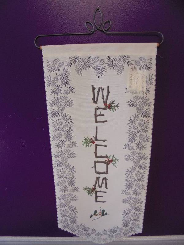 lot 12 image: Heritage Lace Welcome Wall Hanging, New, Ecru, 30x13