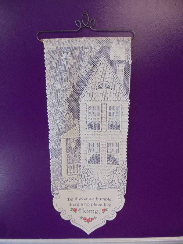 lot 18 image: Heritage Lace No Place Like Home Wall Hanging, New, Ecru, 34x12