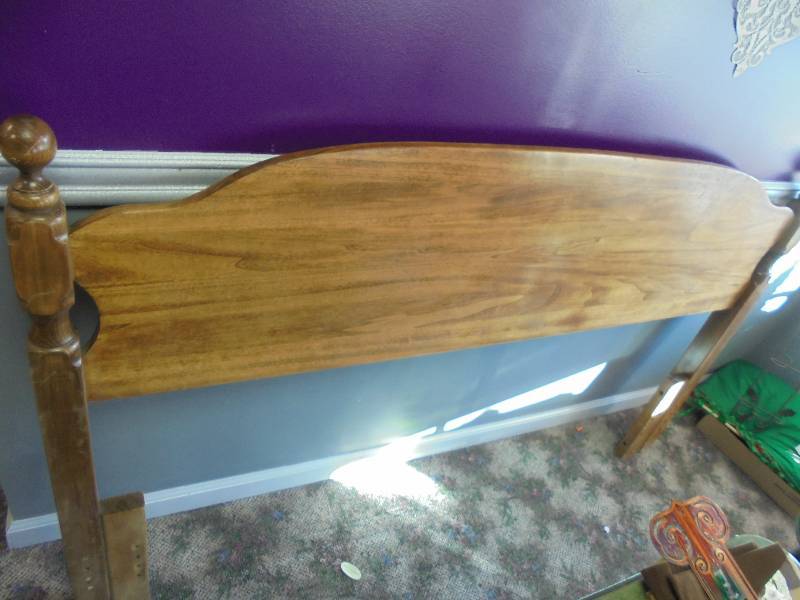 lot 68 image: Wood Headboard - Queen