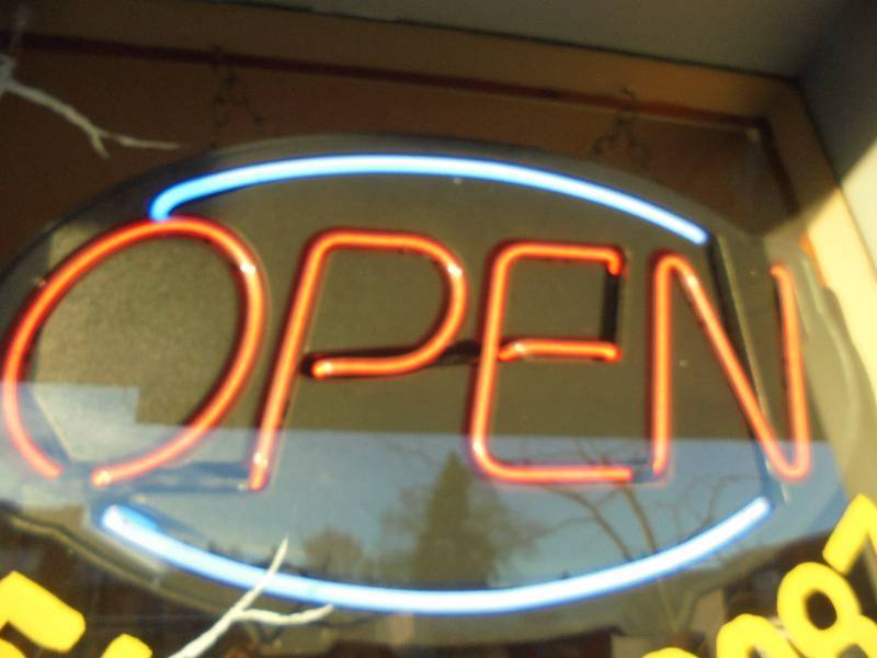 lot 82 image: Neon OPEN Sign, works great, 30x17