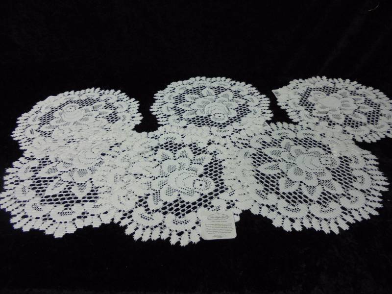 lot 95 image: Heritage Lace, Lot (6) New, 12 Round, Off White