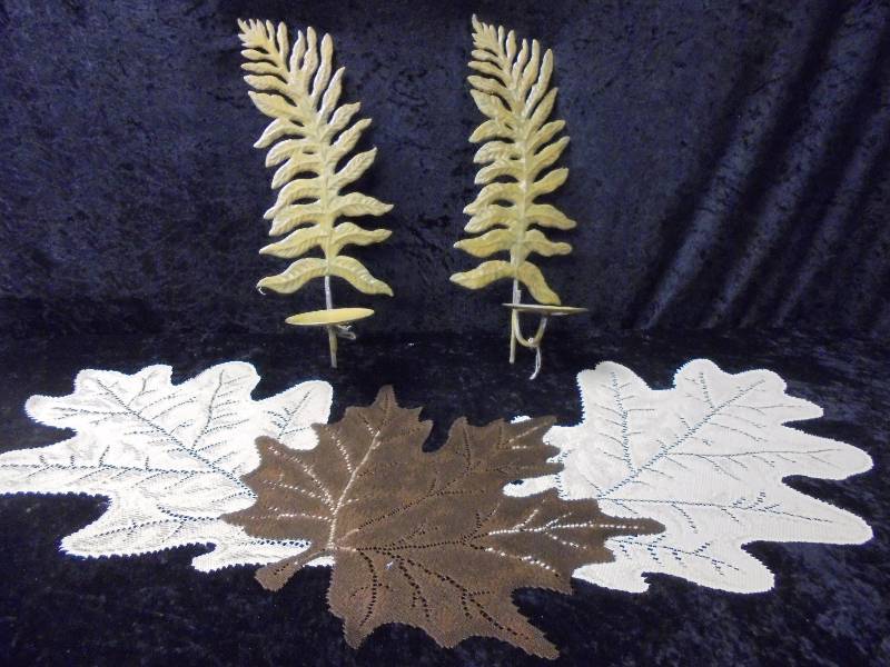 lot 98 image: Heritage Lace Leaves & Metal Candle Sconces