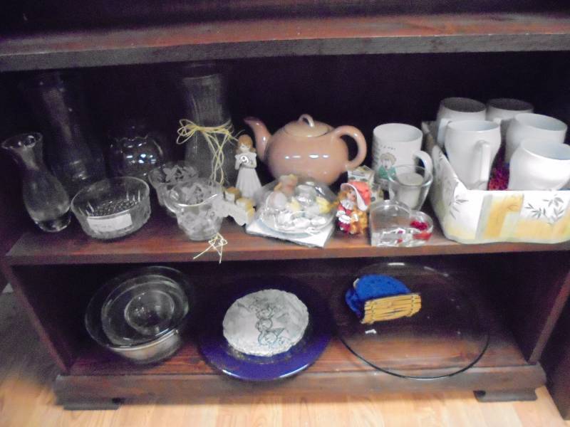 lot 132 image: Lot - Misc Glassware & Dishes