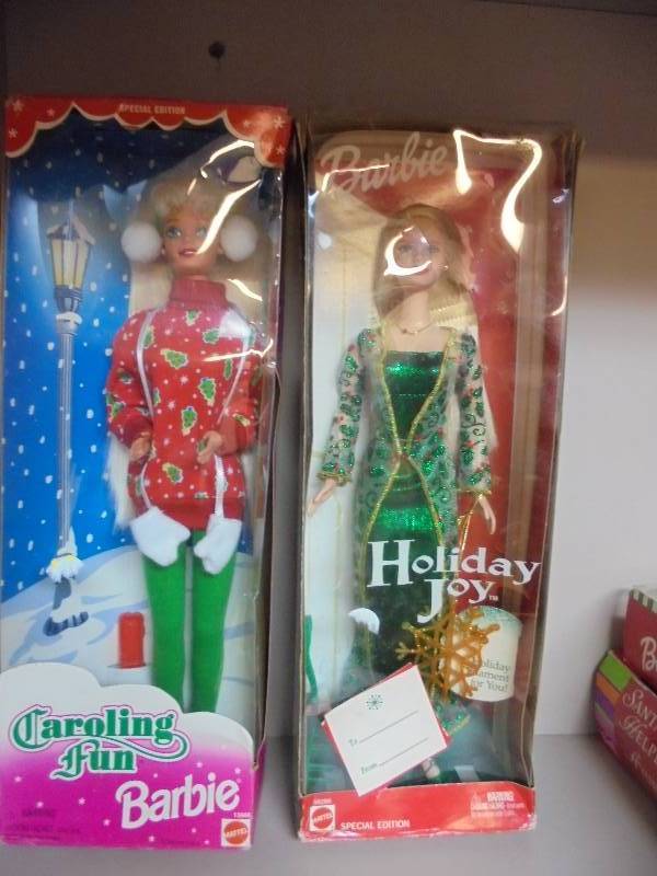 lot 158 image: Holiday Joy & Caroling Fun Barbies