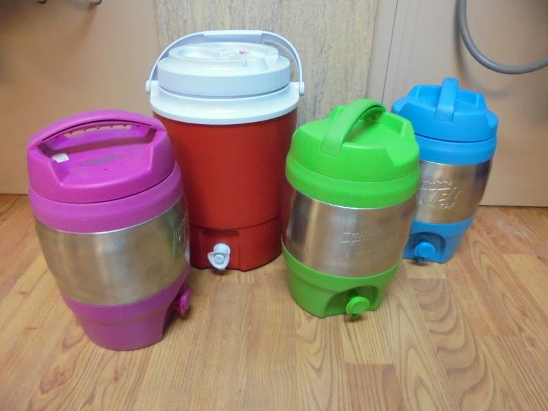 lot 165 image: Lot - Bubba Kegs & Cooler