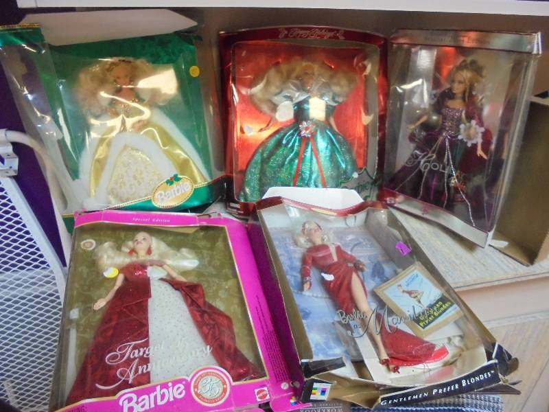 lot 167 image: Lot - Barbies (all damaged boxes)