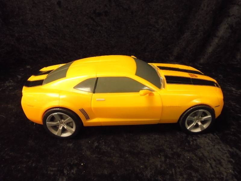 lot 169 image: Transformer - Bumblebee