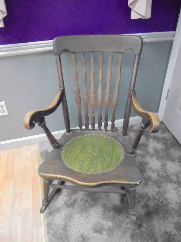 lot 181 image: Antique Rocking Chair