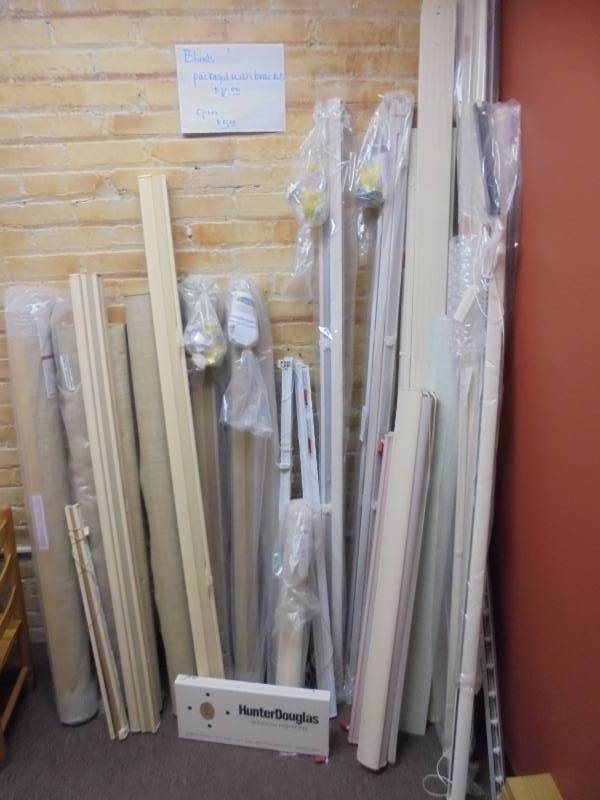 lot 187 image: Lot - Misc Blinds