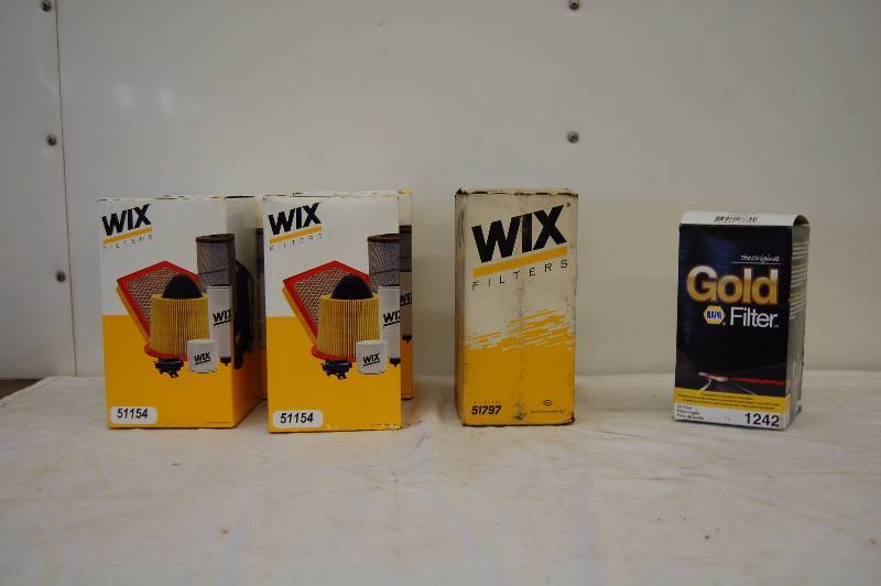 lot 25 image: Assorted Oil Filters