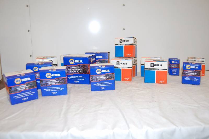 lot 29 image: NAPA Distributor Caps and Distributor Rotor